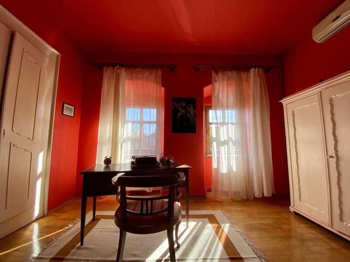 Voeroes Guest House Tîrgu Secuiesc Esterno foto